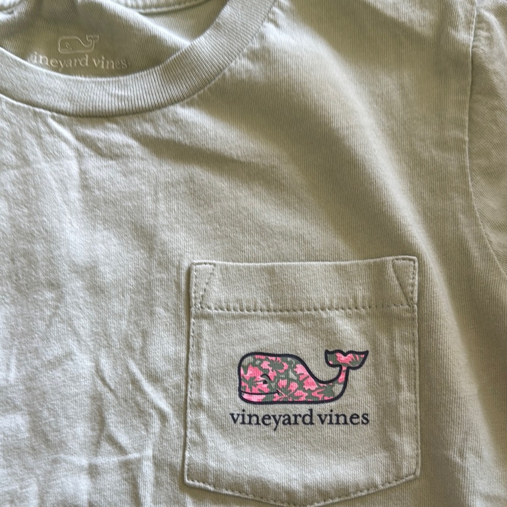 Vineyard Vines Kids' Gray T-Shirt with Pink Whale Logo
